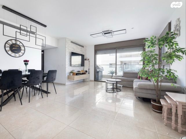 דירה, אהוד מנור 5, חתני פרס ישראל, באר יעקב