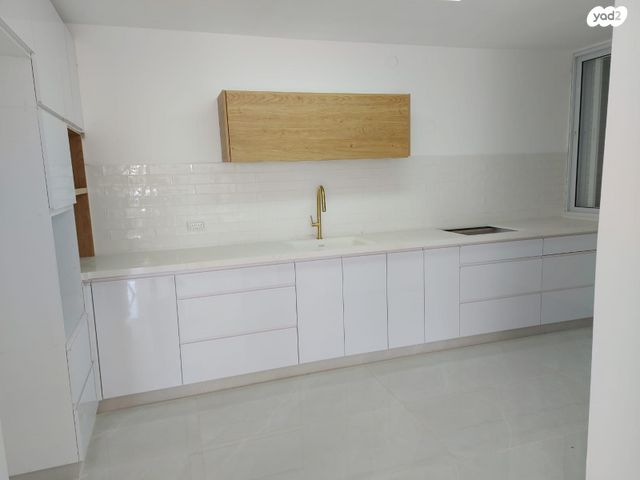 דירה, רחבת הרב עוזיאל 13, שכונה י"א, באר שבע