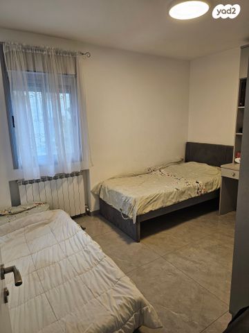 דירת גן, סיירת גולני 6, פסגת זאב, ירושלים