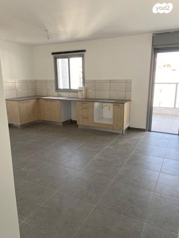 דירה, גולדה מאיר 15, מורשת, מודיעין מכבים רעות