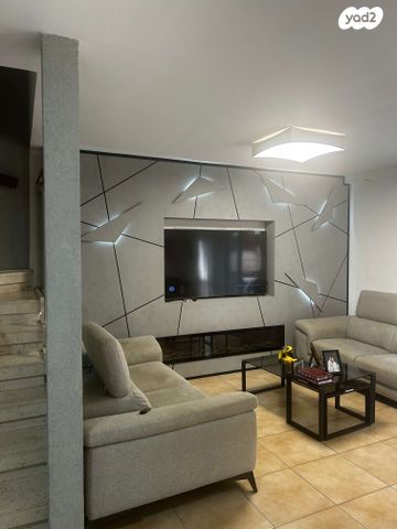 בית פרטי/ קוטג', רבי יהודה 9, גבעת אביב, גדרה