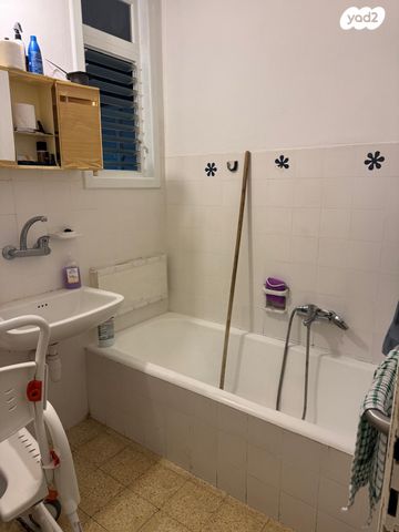 דירה, שרה אהרונסון 41, אזור הבילויים, רמת גן