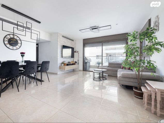 דירה, אהוד מנור 5, חתני פרס ישראל, באר יעקב