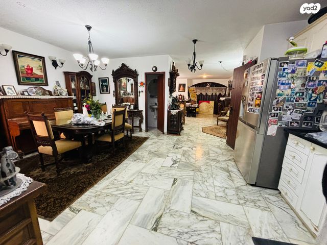 חיל הצנחנים 25