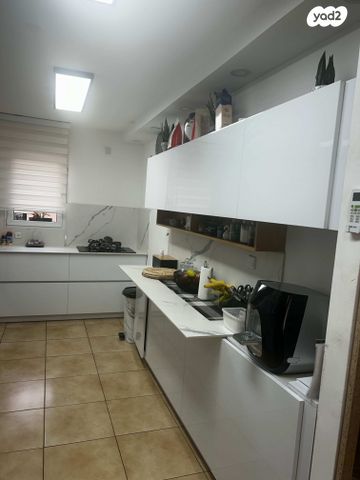 בית פרטי/ קוטג', רבי יהודה 9, גבעת אביב, גדרה