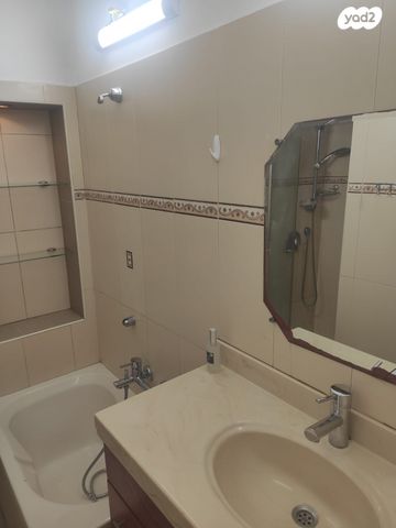 דירה, בני משה 12, ד' / מערב מרכז העיר, רחובות