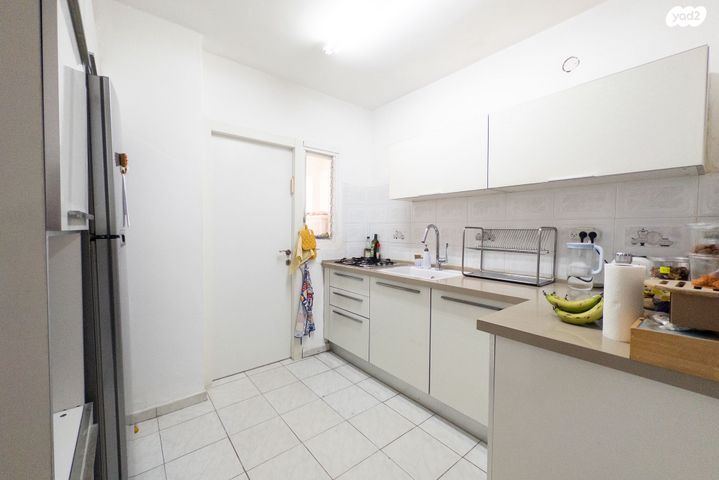 דירה, ה' באייר 70, נווה אפק, ראש העין