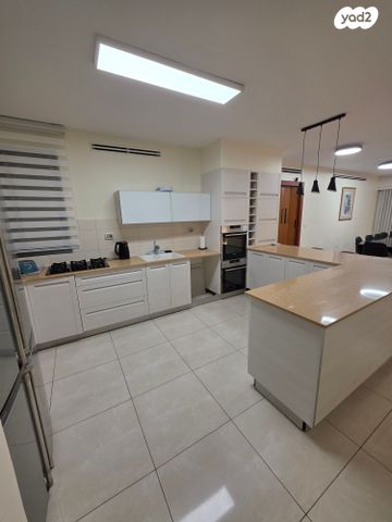 דירה, שלמה המלך 44, צפון מערב מרכז העיר, נתניה