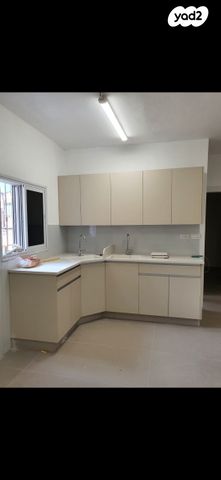 דירה, הרב אהרונסון 2, הפועל המזרחי ב', שיכון ב', בני ברק