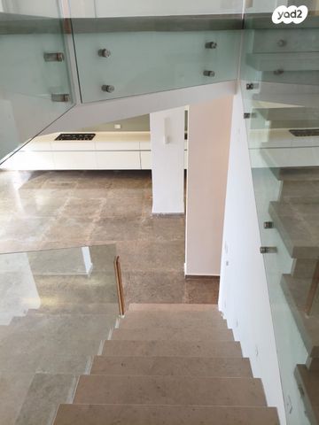 בית פרטי/ קוטג', אלברט שווייצר 33, רמת אשכול, חיפה