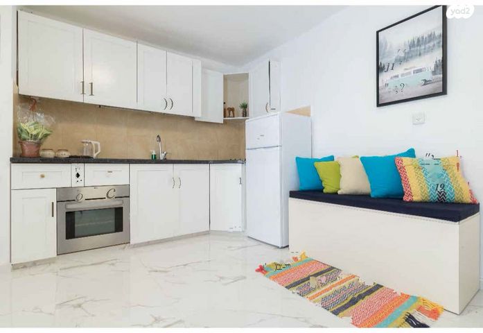 דירה, הרב יצחק בראשי 33, מחנה יהודה - לב העיר, ירושלים