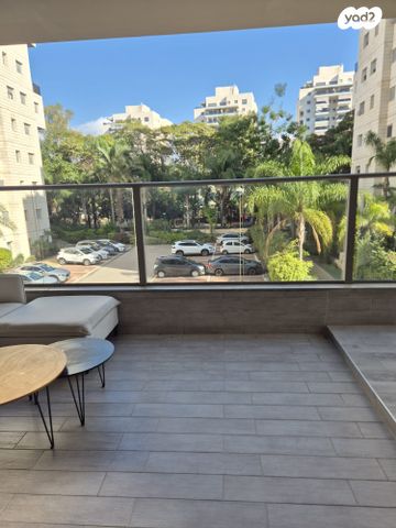 דירה, זלמן שז"ר 8, נווה גנים, קרית מוצקין