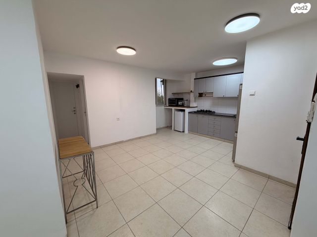 דירה, שדרות הנשיא טרומן 28, קרית חיים מערבית, חיפה