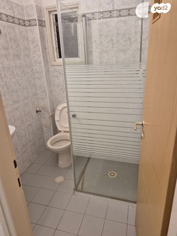 דירה, רמב"ם 25, רמב"ם, ראשון לציון