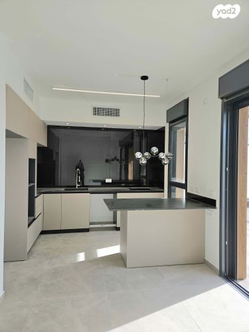 דירה, הצנחנים 13, נווה שרת, תל אביב יפו