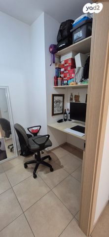 דירה, רות 22, חרוזים, רמת גן