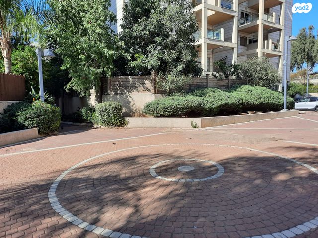 דירת גן, הר הצופים 31, רחובות ההולנדית, רחובות