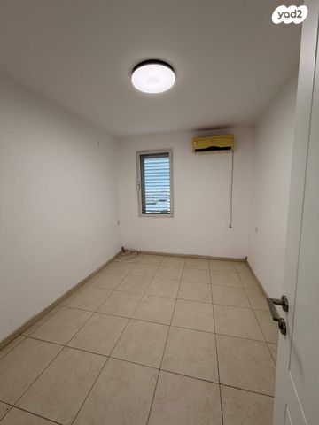 דירה, שדרות הנשיא טרומן 28, קרית חיים מערבית, חיפה