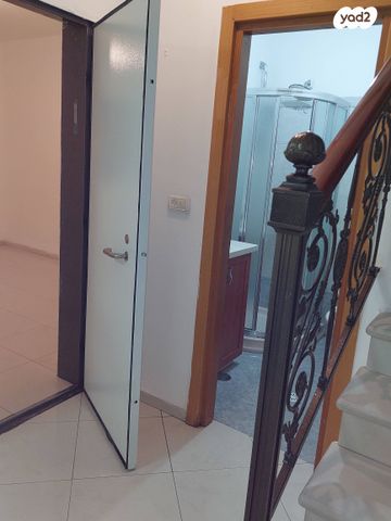 דו משפחתי, משלט 5, מעוז ציון ב', מבשרת ציון