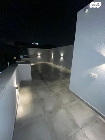 גג/ פנטהאוז, מפרץ שלמה 26, קרית שרת מזרח, חולון