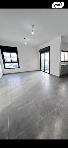 דירת גן, יגאל ידין 5, השכונה המערבית, מגדל העמק