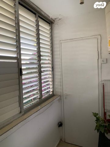 דירה, דוד רזיאל 13, רמת הנשיא, בת ים