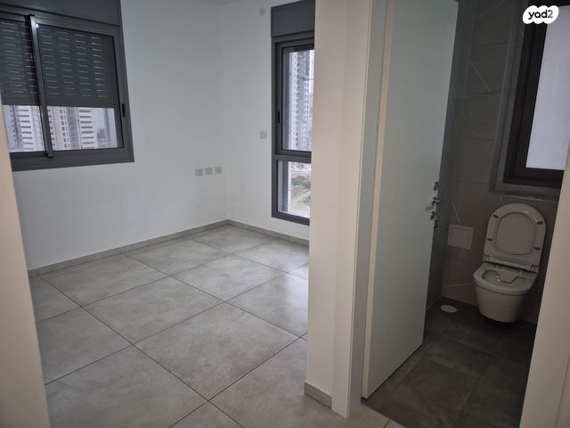 דירה, אייזיק רמבה 18, נוף הטיילת, נתניה