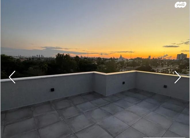 גג/ פנטהאוז, מפרץ שלמה 26, קרית שרת מזרח, חולון