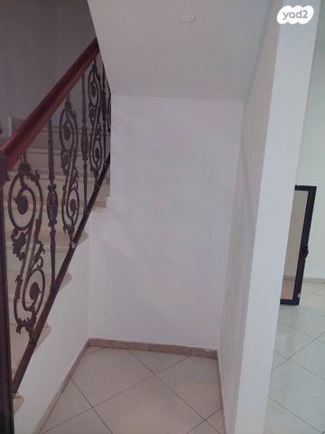 דו משפחתי, משלט 5, מעוז ציון ב', מבשרת ציון