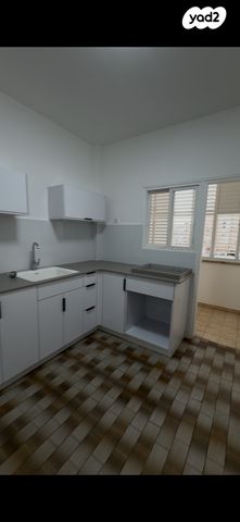 דירה, סוקולוב 45, גולן, רמת השרון