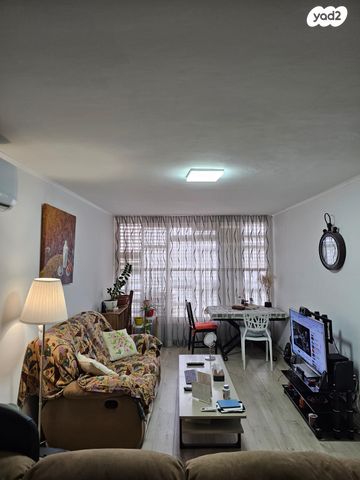 דירה, חצרים 8, נאות רחל, חולון