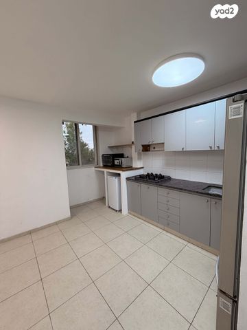 דירה, שדרות הנשיא טרומן 28, קרית חיים מערבית, חיפה