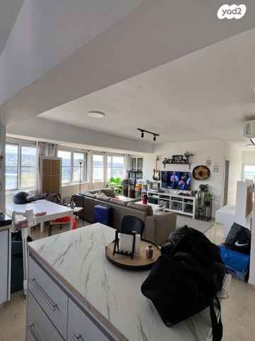 דירה, הרב חזן 126, הראשונים, שלומי