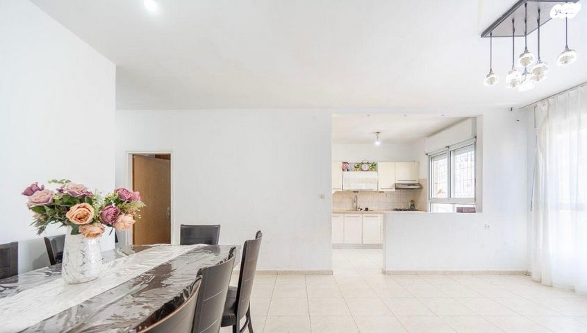 דירה, יוסף רוזובסקי 3, הדר גנים, פתח תקווה