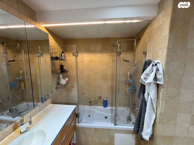 דירה, דרך זאב ז'בוטינסקי 7, בורסה, רמת גן