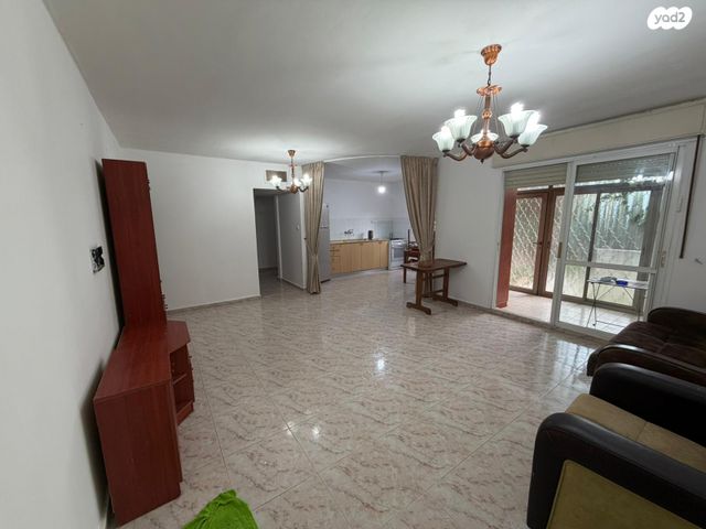 דירת גן, השומר הצעיר 10, גן הורדים, אשקלון