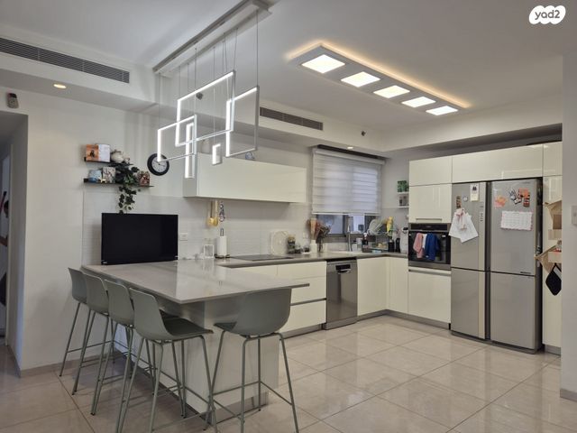 דירה, זלמן שז"ר 8, נווה גנים, קרית מוצקין