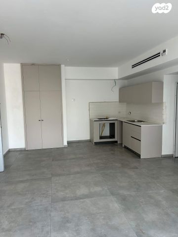 דירה, ז'בוטינסקי 10, מרכז דרום, רעננה