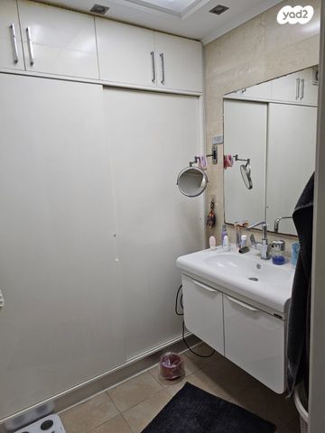 דירה, חצרים 8, נאות רחל, חולון