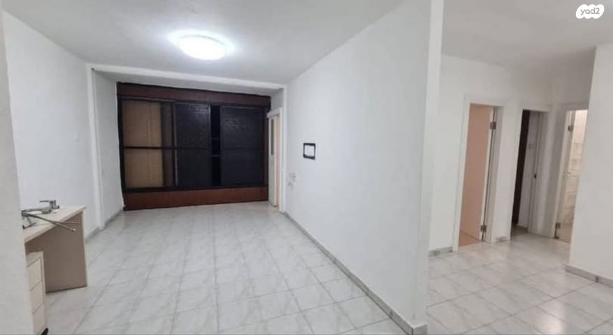 גיורא יוספטל 13