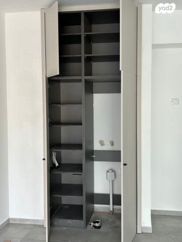 דירה, ז'בוטינסקי 10, מרכז דרום, רעננה