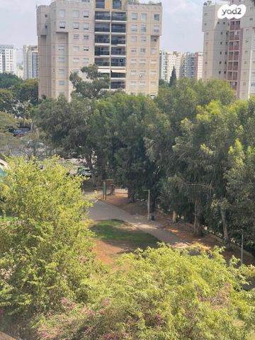 דירה, דרך משה דיין 26, קרית הסביונים, יהוד מונוסון