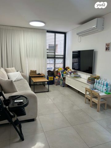 דירה, שדרות בר אילן 63, דרום מערב ותיק, בת ים