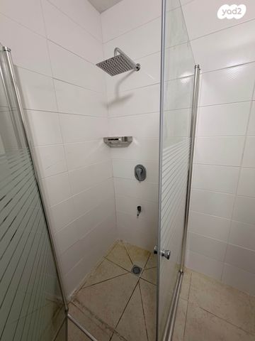 דירה, שדרות הנשיא טרומן 28, קרית חיים מערבית, חיפה