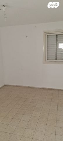 שדרות מונטיפיורי 10