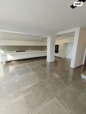 בית פרטי/ קוטג', אלברט שווייצר 33, רמת אשכול, חיפה