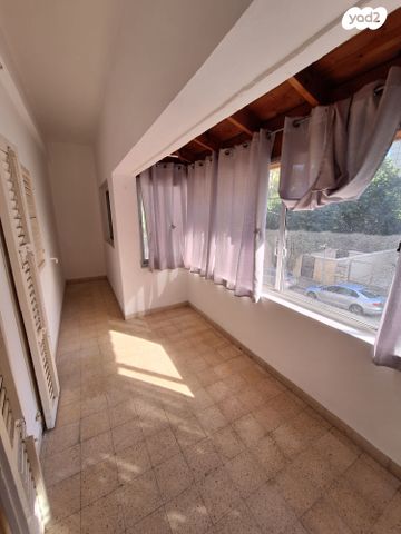 דירה, לוחמי הגטאות 18, המושבה הגרמנית, חיפה