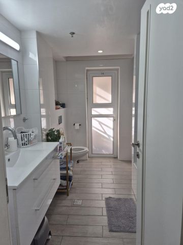 דירה, זלמן שז"ר 8, נווה גנים, קרית מוצקין