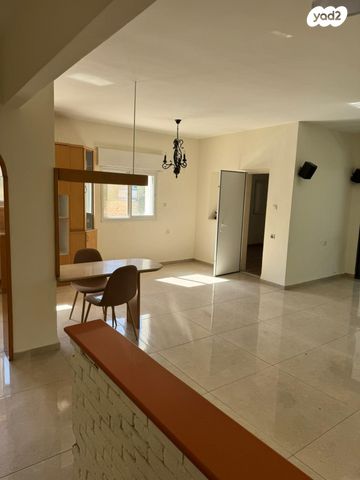 דירה, אלכסנדר ינאי, כרמליה, חיפה