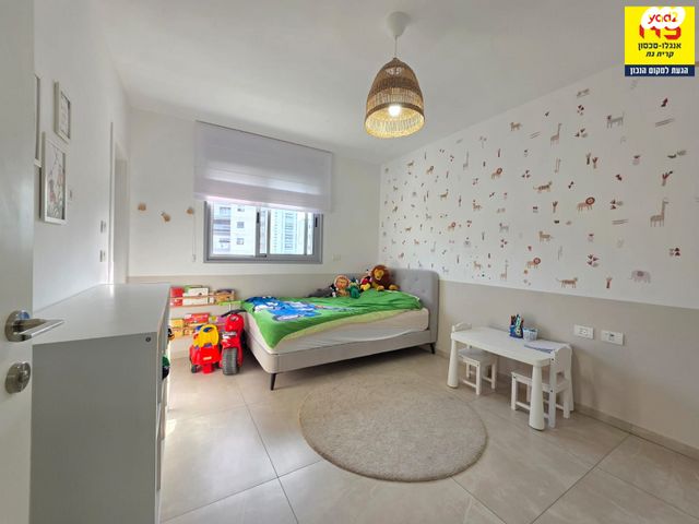 גג/ פנטהאוז, אסתר המלכה 18, כרמי גת, קרית גת